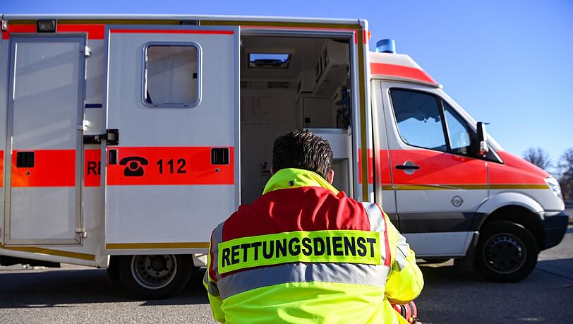 Unterschiede gibt es bei den Notfallsystemen vor allem im Detail, etwa bei der Ausbildungszeit der Rettungssanitäter. Unterschiede gibt es bei den Notfallsystemen vor allem im Detail, etwa bei der Ausbildungszeit der Rettungssanitäter.