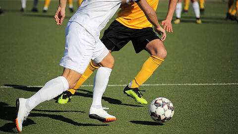 Homosexualität ist im Profi-Fußball noch immer ein Tabu. Die Initiative eines Ex-Spielers soll das nun ändern.