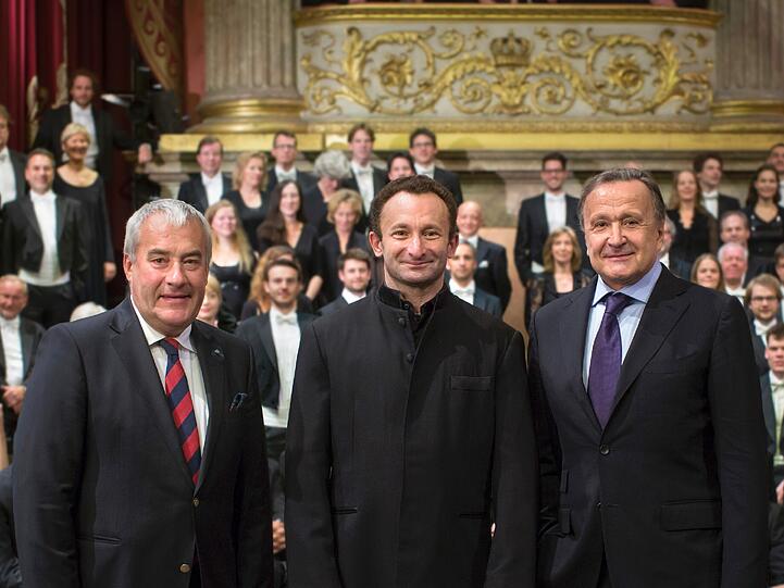 Kunstminister Ludwig Spaenle, Generalmusikdirektor Kirill Petrenko und Intendant Nikolaus Bachler im Nationaltheater (v.l.)