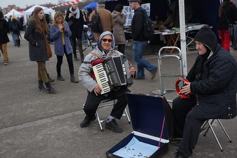 Die Bilder vom BRK Flohmarkt auf der Theresienwiese.