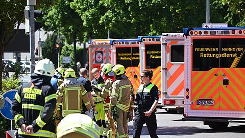 Mehrere Fahrg&auml;ste wurden vom Rettungsdienst versorgt.