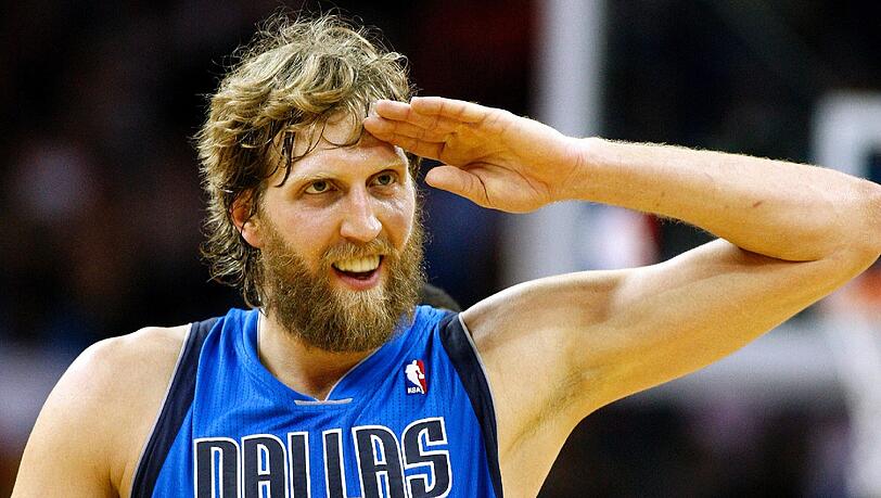 Dirk Nowitzki will seinen Lebensmittelpunkt in die USA verschieben, wenn seine Tochter auf der Welt ist. Dirk Nowitzki will seinen Lebensmittelpunkt in die USA verschieben, wenn seine Tochter auf der Welt ist.