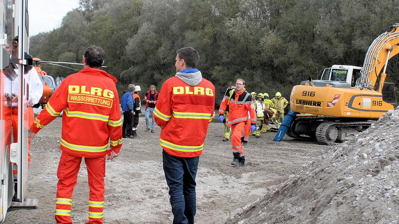 An einer Kies-Entnahmestelle am Fluss Tiroler Achen ereignete sich der schwere Unfall.