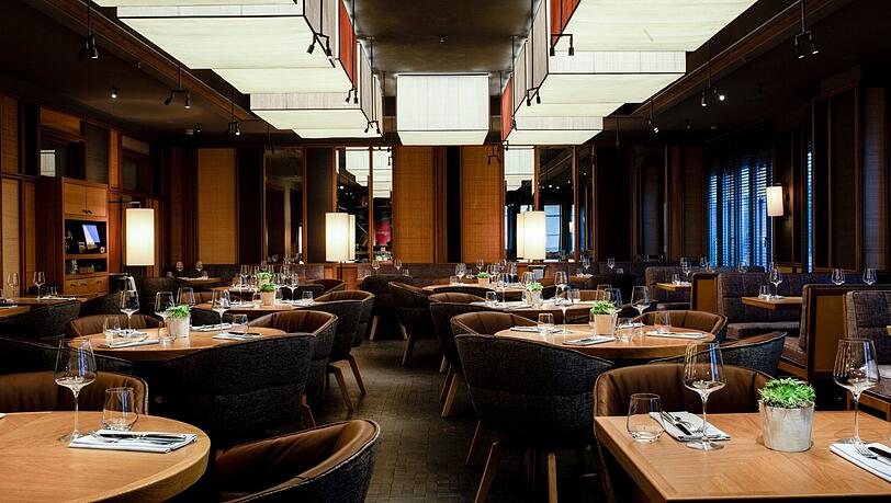 Der Louis-Grill gehört zu den besten Steakrestaurants der Welt. Der Louis-Grill gehört zu den besten Steakrestaurants der Welt.