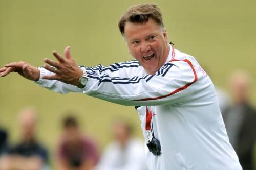 it Spaß bei der Arbeit &ndash; doch momentan tut sich für Bayern-Coach van Gaal eine Baustelle nach der anderen auf.