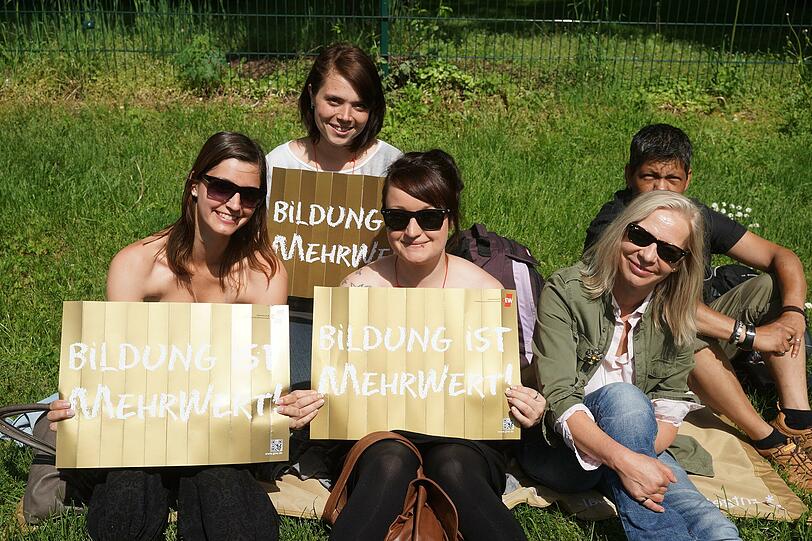 Weitere Bilder der Demonstration der Erzieherinnen und Erzieher am Montag in München