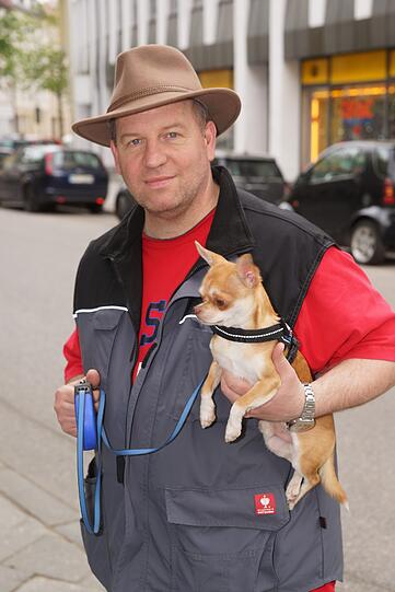 Markus mit seinem Hund namens Duffy der Adelige.