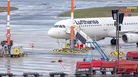Erst k&uuml;rzlich kam es wegen Streiks des Kabinenpersonals zu zahlreichen Flugausf&auml;llen bei Deutschlands gr&ouml;&szlig;ter Airline. (Archivbild)