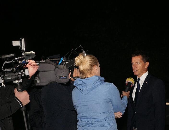Die Polizei bestätigte, dass eine verkohlte Frauenleiche gefunden wurde.