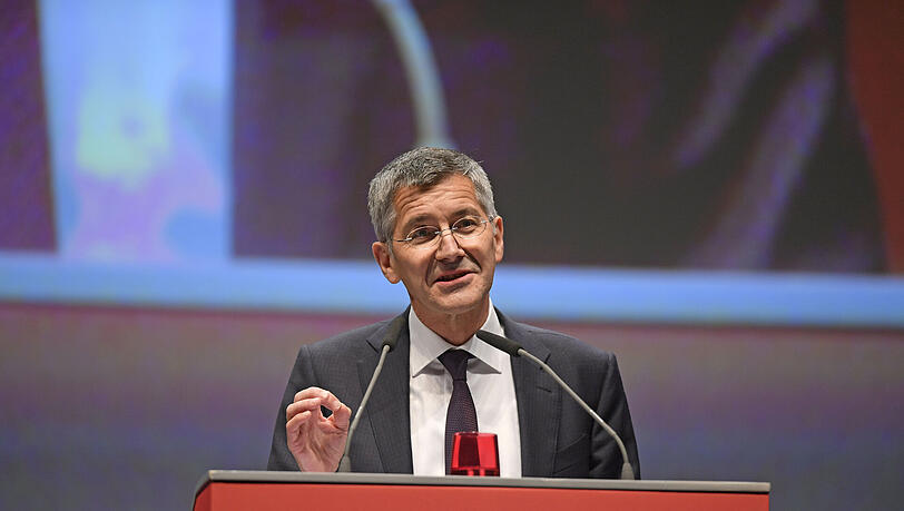 Herbert Hainer ist seit der Jahreshauptversammlung im November 2019 Präsident des FC Bayern München. Herbert Hainer ist seit der Jahreshauptversammlung im November 2019 Präsident des FC Bayern München.