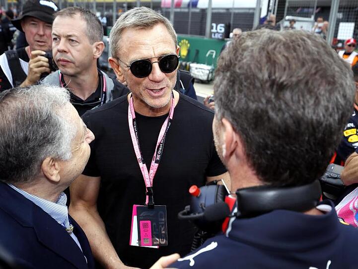 James-Bond-Darsteller Daniel Craig trifft an der Rennstrecke ein.
