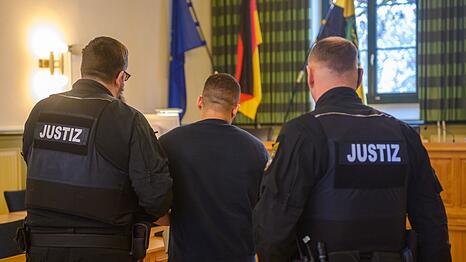 Ein 38-J&auml;hriger ist vom Landgericht in Stendal wegen der T&ouml;tung seiner Ehefrau verurteilt worden.