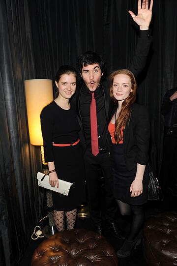 Janina Stopper (l), Francois Goeske und Liv Liesa Fries.