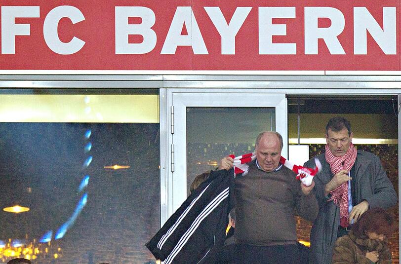 Vom Gerichtssaal in die Allianz Arena: Uli Hoeneß verfolgt am Dienstagabend das Champions-League-Spiel des FC Bayern gegen den FC Arsenal London. Die Bilder.