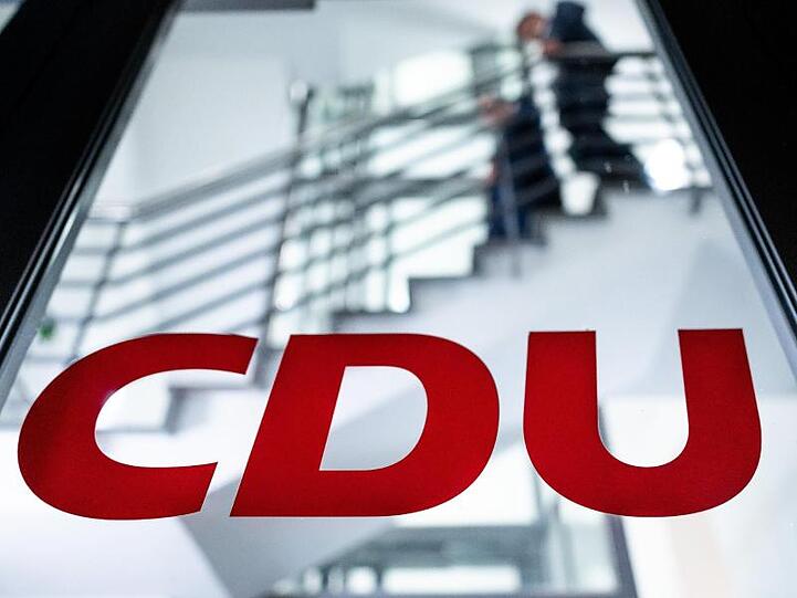 Auf dem anstehenden CDU-Parteitag soll der Nachfolger von Parteichefin Annegret Kramp-Karrenbauer gewählt werden.