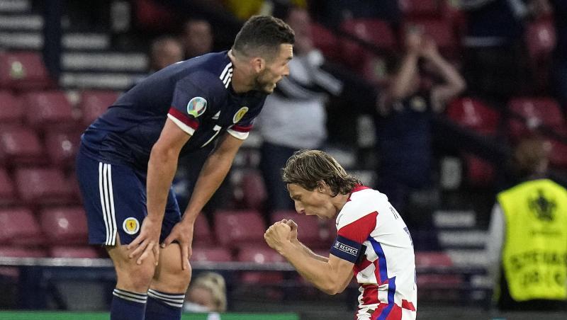 Kroatien feierte nach dem Sieg gegen Schottland Starspieler Luka Modric (r). Kroatien feierte nach dem Sieg gegen Schottland Starspieler Luka Modric (r).