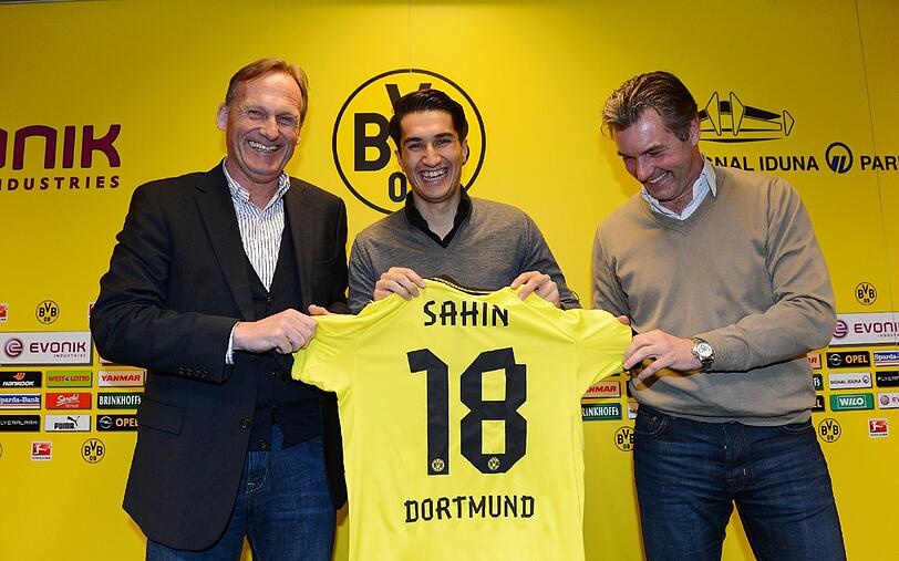 Nuri Sahin bei der Pressekonferenz in Dortmund am 11.01