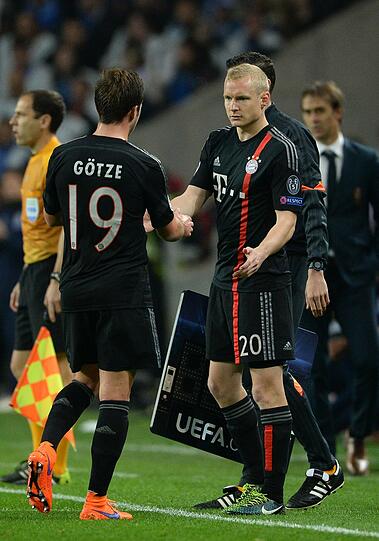 SEBASTIAN RODE - NOTE 4 - Kam nach 56 Minuten für Götze, sollte mehr &bdquo;Ärmel-hochkrempeln-Mentalität&ldquo; auf den Platz bringen. Sah Gelb (71.).
