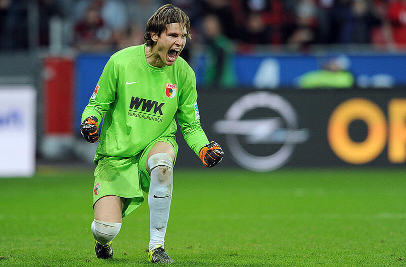 Der Schweizer Marwin Hitz spielt seit Juli 2013 für den FC Augsburg.