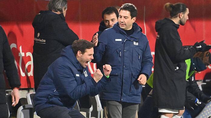 Das neue Erfolgsduo an der Seitenlinie des TSV 1860: Sport-Geschäftsführer Christian Werner und Coach Argirios Giannikis.