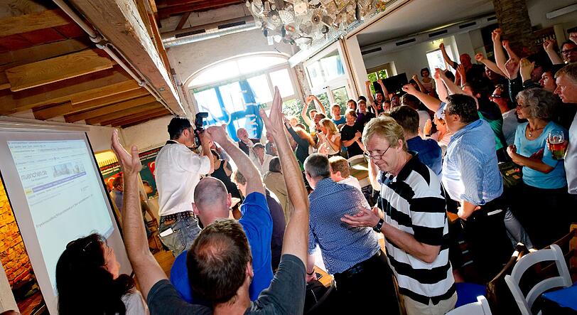 Die Münchner haben die dritte Startbahn gestopptt: Über 54 Prozent stimmten gegen die Flughafenerweiterung. So freuen sich die Startbahngegner: Die Bilder!