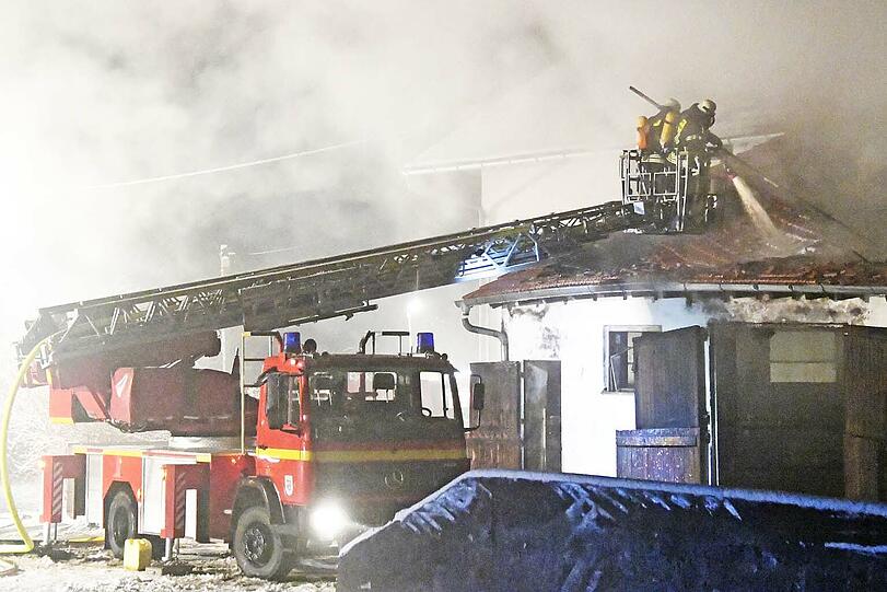 Am Mittwoch kam es in einem Bauernhof nahe Dorfen zu einem Großbrand.