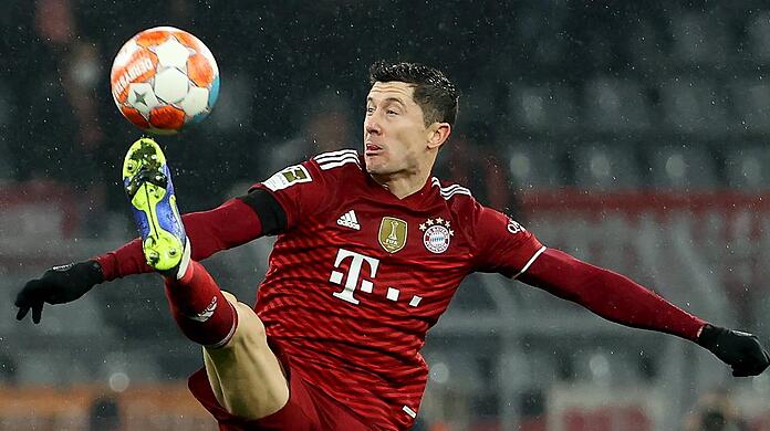 Noch bis 2023 vertraglich an den FC Bayern gebunden - kommt es zu einer Verlängerung? Starstürmer Robert Lewandowski.