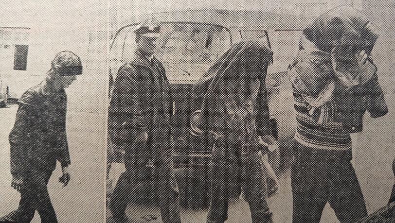 Fürstenfeldbrucker Rocker werden von der Münchner Polizei abgeführt, November 1974. Fürstenfeldbrucker Rocker werden von der Münchner Polizei abgeführt, November 1974.