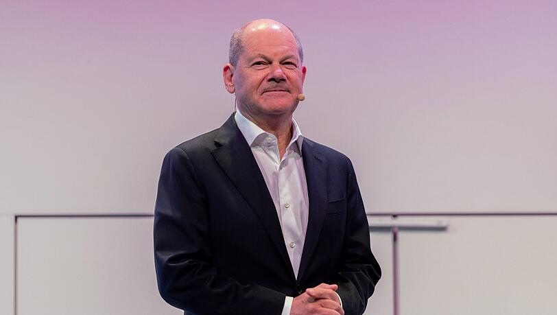 Olaf Scholz sieht keinen Grund f&uuml;r Alarmismus nach dem Trump-Ausfall gegen Merz (Archivbild)