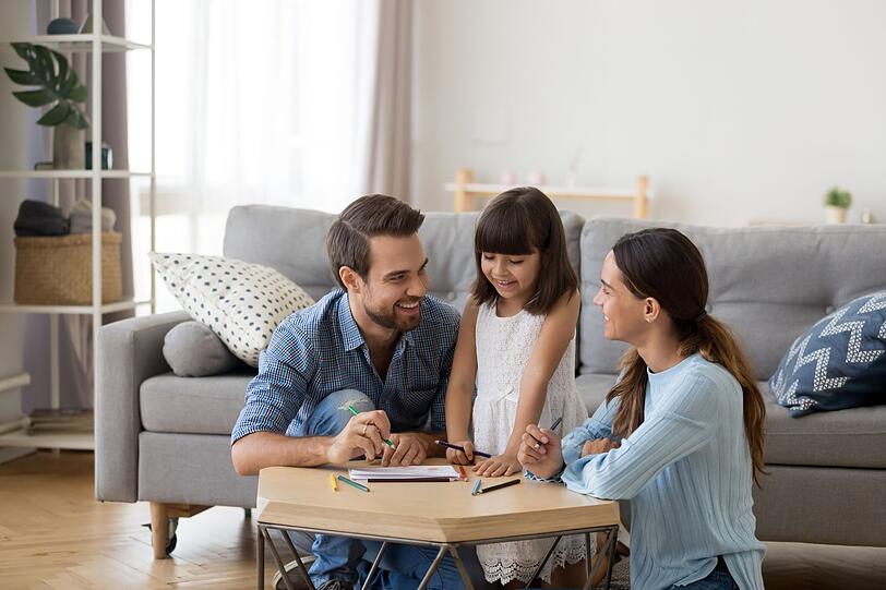 Bevor Ihr Kind das erste Mal eine Einrichtung besucht, sollten Sie den Ablauf gut planen. Dazu geh&ouml;rt eine Liste mit Dingen, die Sie vorab besorgen m&uuml;ssen sowie eine terminliche Absprache innerhalb der Familie und mit Ihrem Arbeitgeber.