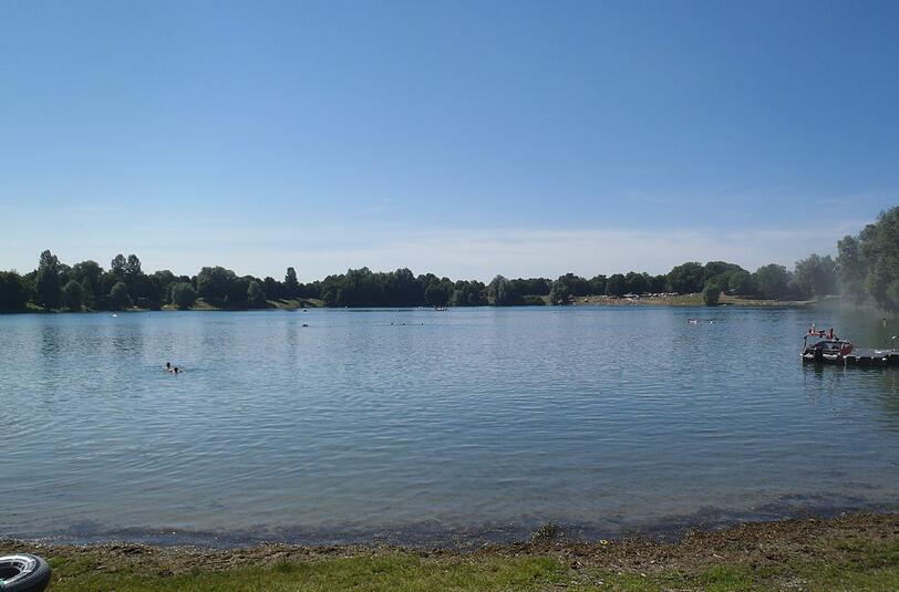 Der Badesee in Heimstetten.