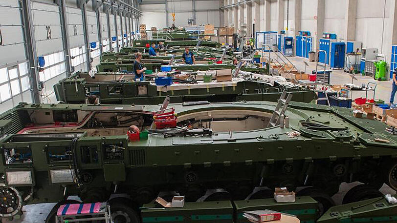 Schützenpanzer-Produktion bei Rheinmetall in Niedersachsen.