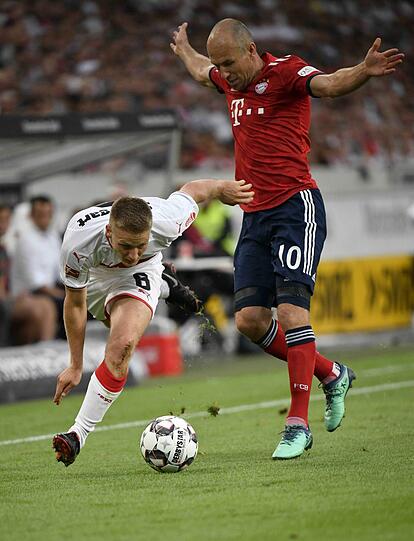 Arjen Robben - Note 4: Gegen Hoffenheim zu Beginn noch auf der Bank. Beim VfB litt er darunter, dass Bayern mehr über die linke denn über seine rechte Seite kam. Irgendwie unglücklich. Spielte in einer funktionierenden Mannschaft gut mit, hatte aber selbst keinen entscheidenden Punch.
