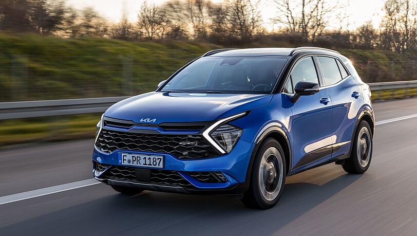 Die Linienführung beim Sportage ist modern und flott, die Karosse vermittelt schon im Stand Dynamik. Die Linienführung beim Sportage ist modern und flott, die Karosse vermittelt schon im Stand Dynamik.