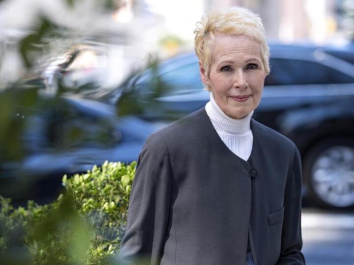 E. Jean Carroll hat schwere Vergewaltigungsvorwürfe gegen Trump erhoben.
