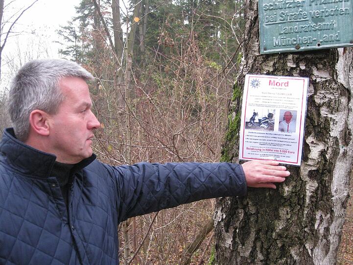 Mit einer Plakaraktion sucht die Polizei den Mörder von Karl Heinz Radmiller
