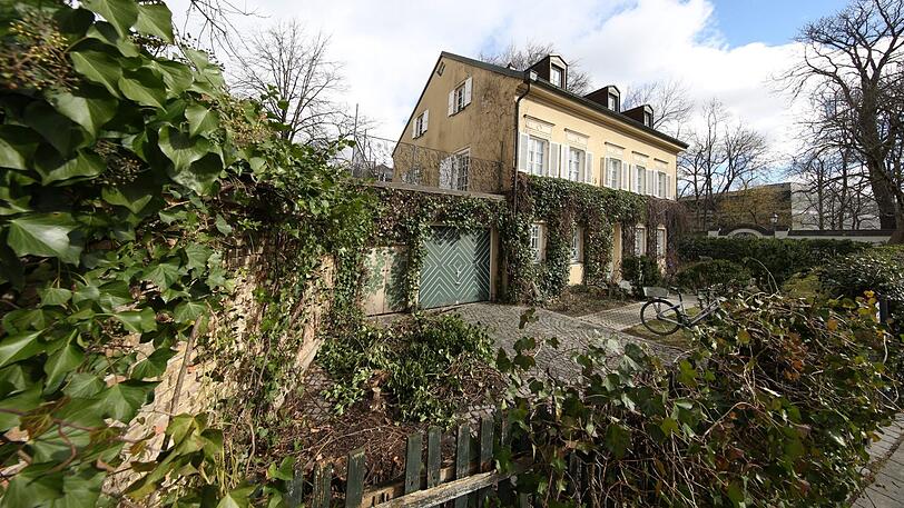 Blick von der Maria-Josepha-Straße: auch nicht so ganz schlecht, das verwunschene Gärtlein.