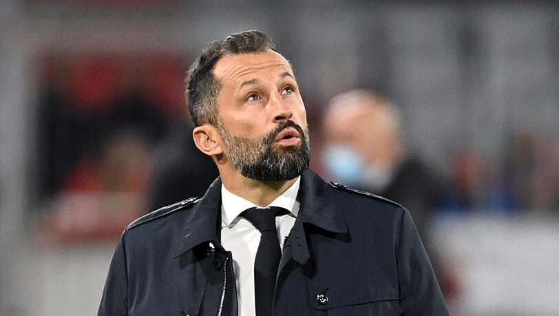 Von Gravenberch angetan: Bayern-Sportboss Hasan Salihamidzic. Von Gravenberch angetan: Bayern-Sportboss Hasan Salihamidzic.
