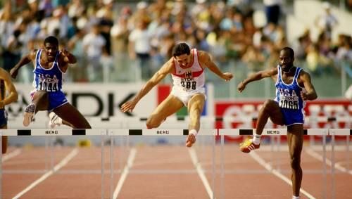 Ein Duell, das die Leichtatheltik-Welt begeisterte: US-Star Edwin Moses (r.) und sein Dauerkonkurrent Harald Schmid. Ein Duell, das die Leichtatheltik-Welt begeisterte: US-Star Edwin Moses (r.) und sein Dauerkonkurrent Harald Schmid.