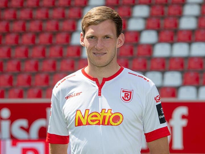 Sven Kopp verlässt den SSV Jahn Regensburg und wechselt in die Fußball-Regionalliga zur SpVgg Bayreuth. Foto: Armin Weigel/Archiv