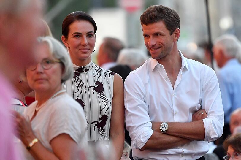 Thomas Müller und Frau Lisa Müller