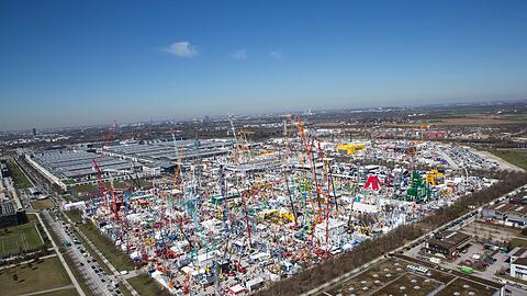 Die &bdquo;bauma&ldquo; ist die flächenmäßig größte Messe der Welt. Sie findet heuer vom 11. bis zum 17. April auf dem Münchner Messegelände statt.