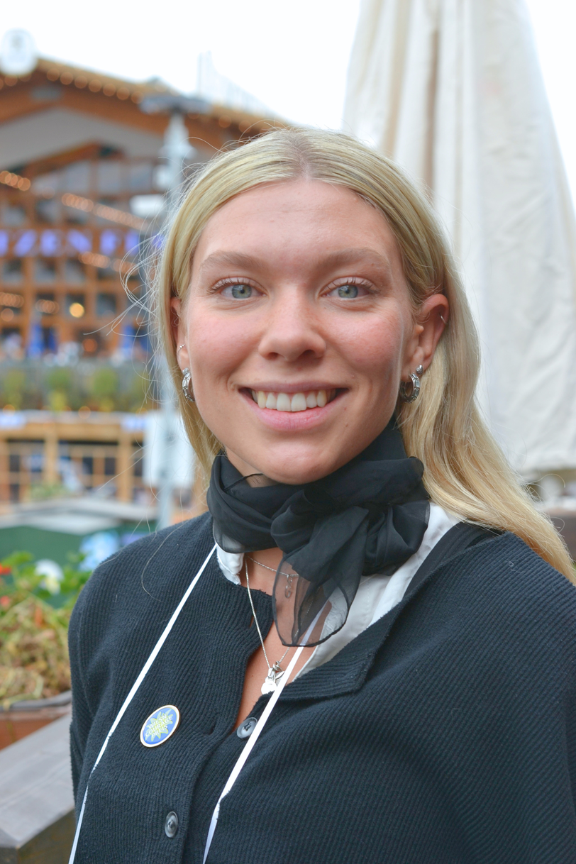 Die Wiesn-Bedienung Daria Aigner. Die Wiesn-Bedienung Daria Aigner.