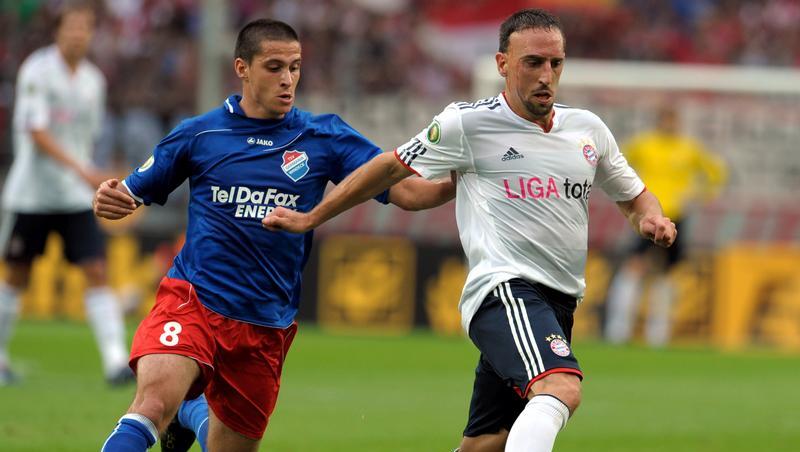 Franck Ribéry spielt in der nächsten Zeit nur für den FC Bayern. Der französische Verband sperrte ihn für drei Spiele. Franck Ribéry spielt in der nächsten Zeit nur für den FC Bayern. Der französische Verband sperrte ihn für drei Spiele.