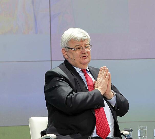 Charme-Offensive für (oder gegen) Olympia: Katarina Witt, OB Christian Ude, Joschka Fischer, Katharina Schulze und Christian Stückl diskutieren über Olympia 2018. AZ-Chefredakteur Arno Makowsky und BR-Moderatorin Ursula Heller führten durch die Diskussion. Die Bilder des spannenden Abends.