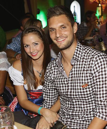 Ersetzt wird Neuer von Sven Ulreich, der mit seiner Lisa schon länger verheiratet ist.