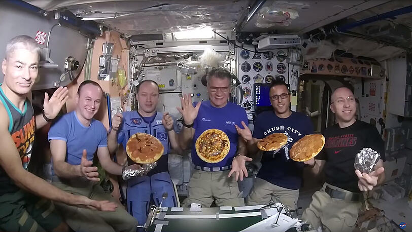 Den Crew-Mitgliedern der ISS wurde ihr sehnlichster Wunsch erfüllt: Pizza in Space!