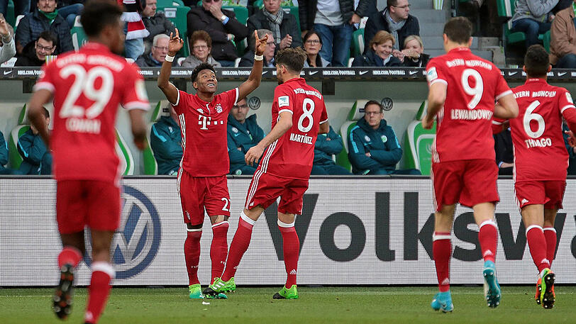 Zuvor gab es eine Gala-Vorstellung mit sechs Toren: Den Anfang machte David Alaba mit seinem Glanztor nach Freistoß. Danach fing die Party des FC Bayern erst so richtig an.