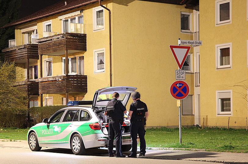 Am Mittwochabend kam es zu einem schweren Raubüberfall in Traunreut. Die Bilder vom Einsatz.