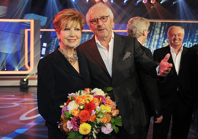 Die Moderatorin Carolin Reiber und der Schauspieler Günther-Maria Halmer.